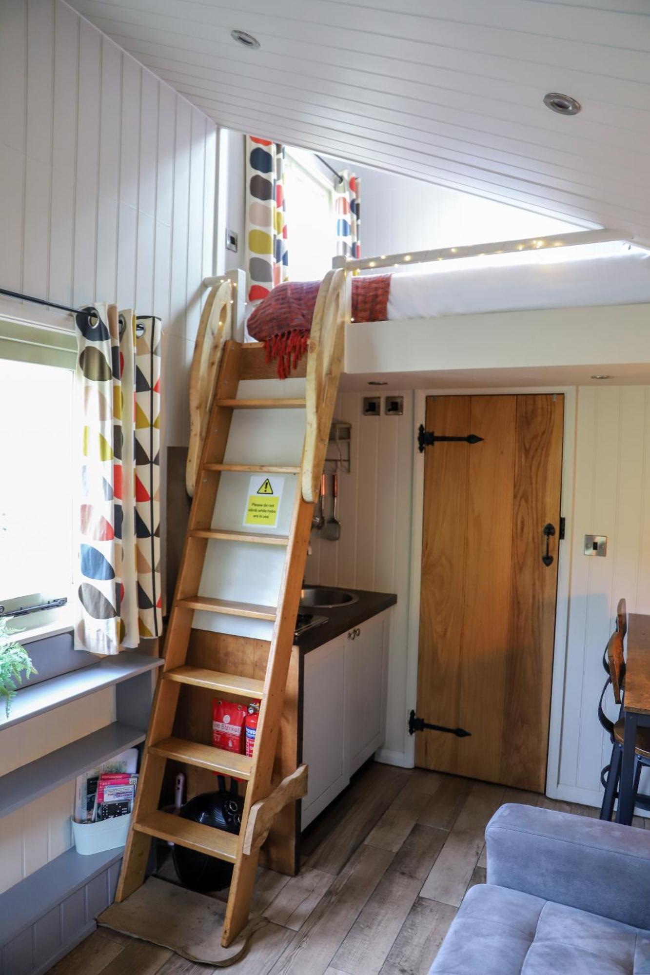 Farm stay Ty Nant Cafn *